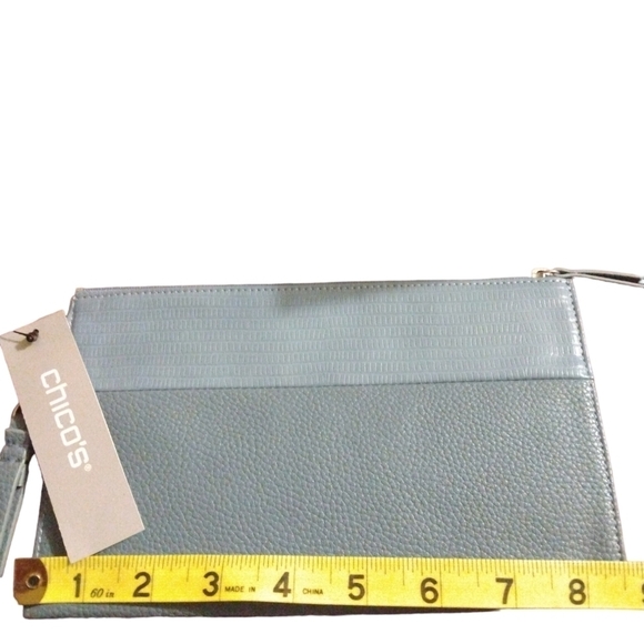 Chico's Periwinkle Blue NWT Zipper Top NOSZ Wristlet 8.5 X 5 - Picture 9 of 10